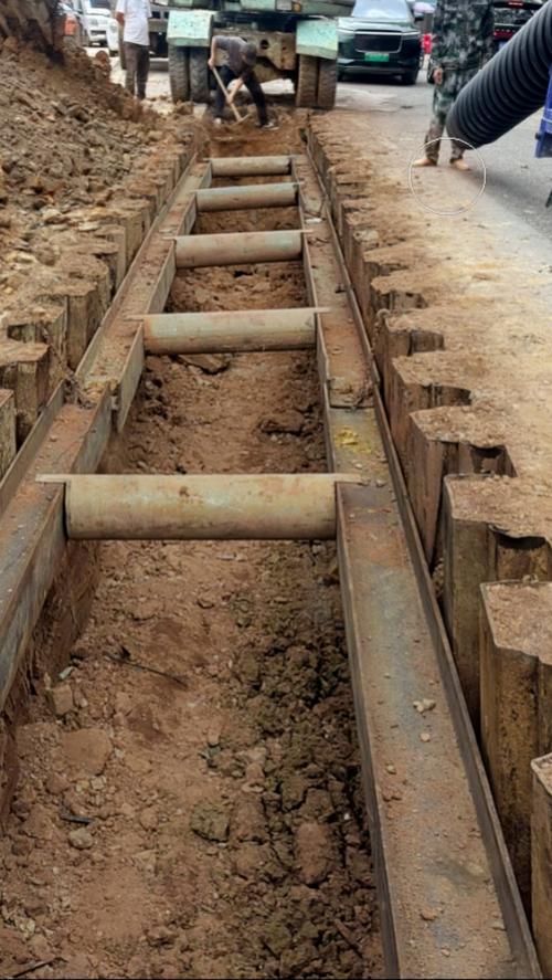 市政工程溝槽鋼板樁支護(hù)